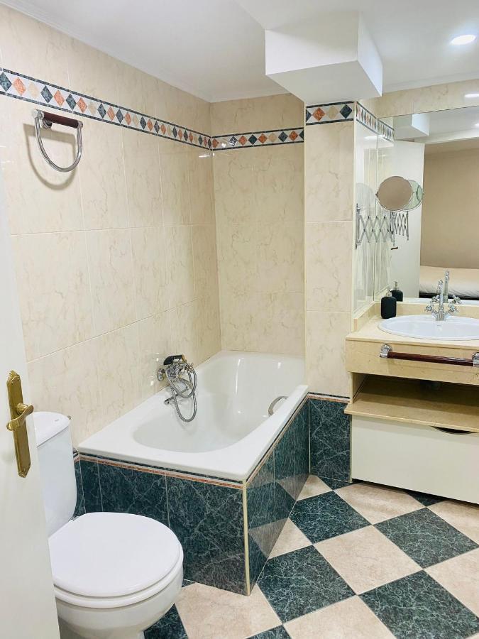 Fantastico Duplex Corazon De La Juderia Sevilla Exterior photo